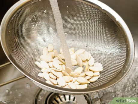 how to clean pumpkin seeds for roasting